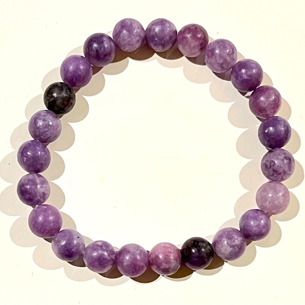 Purple Mica/Lepidolite Crystal Bead Bracelet. 8mm beads.  NWOT